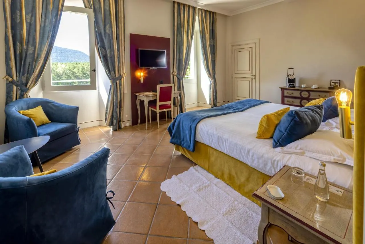 Hotel Chateau Et Golf De Taulane La Martre