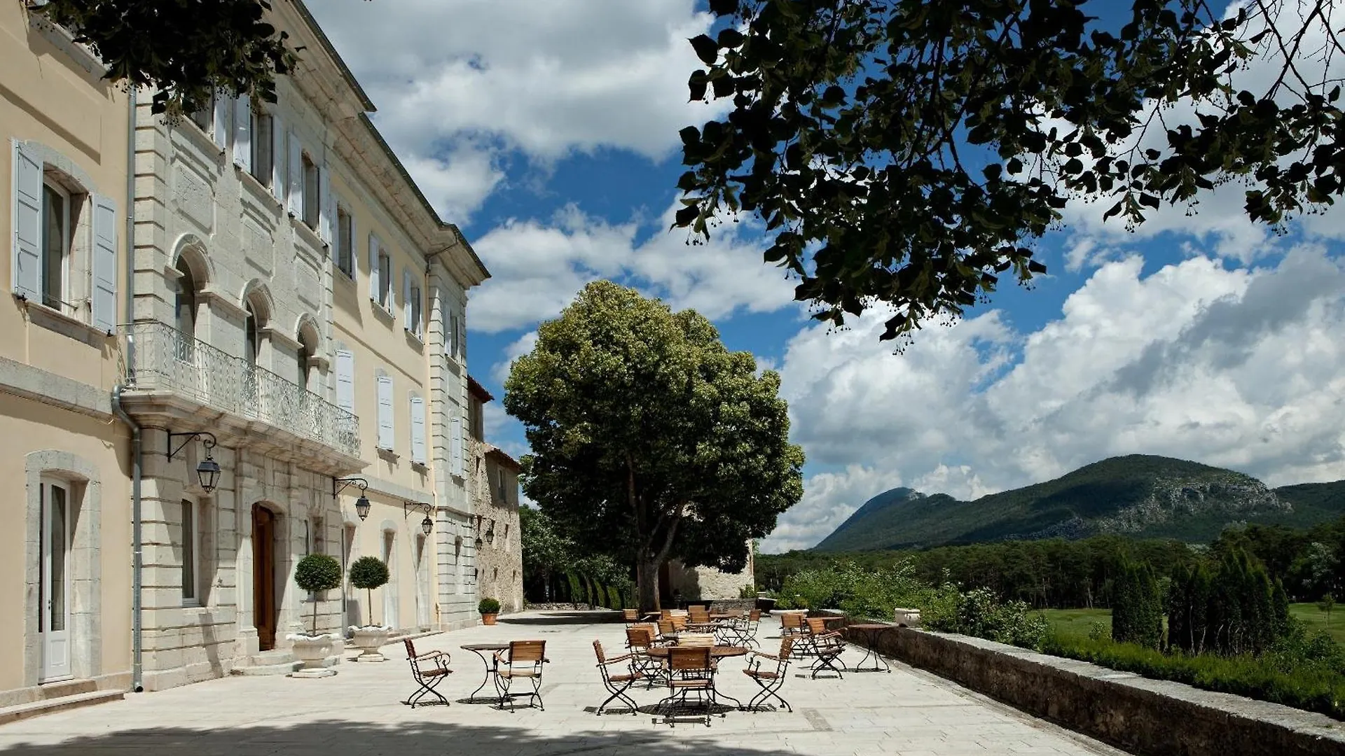 Chateau Et Golf De Taulane La Martre France