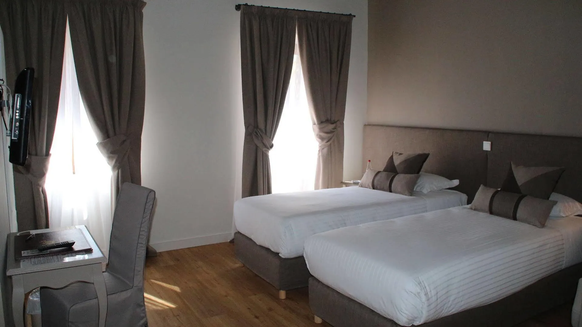 **** Hotel Chateau Et Golf De Taulane La Martre France